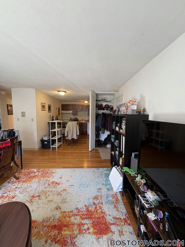 Photo - 245 Kelton St Unidad 24