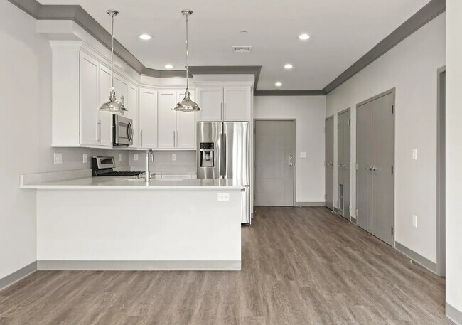 Building Photo - 18 Preble St