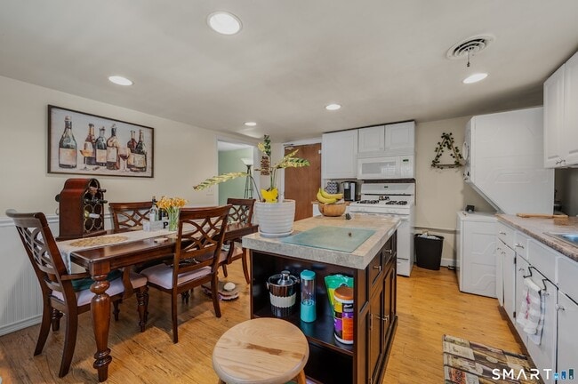 Photo - 349 Naubuc Ave