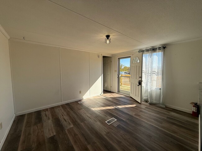 Photo - Newly remodeled 2 bedroom 1 bathroom mobil...