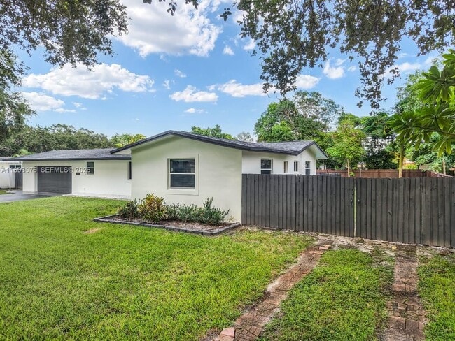 Photo - 740 Beachwood Ln