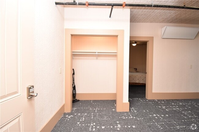 Building Photo - 152 Court Rental