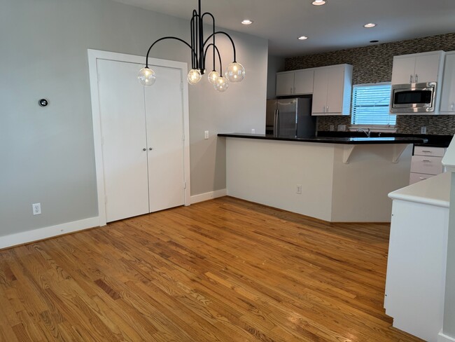 Photo - 9716 Linkmeadow Ln