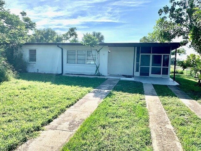 Building Photo - 3140 Crestwood Dr Rental