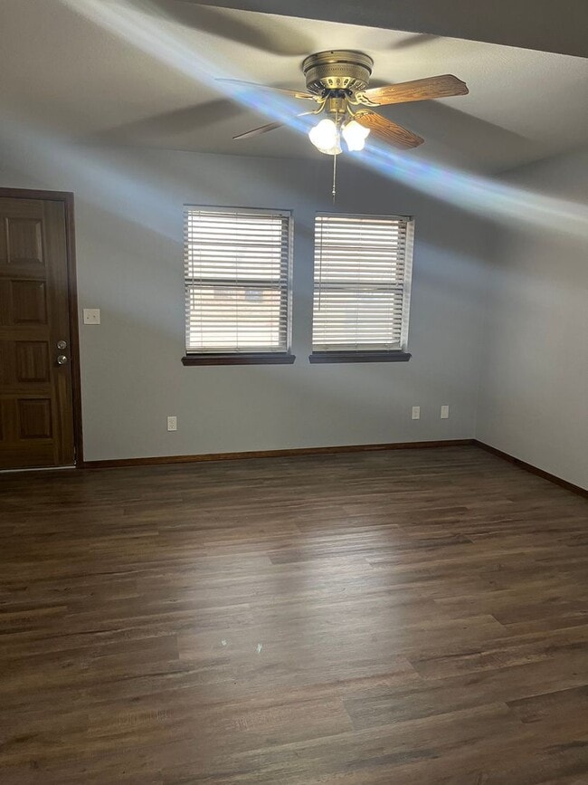 Photo - 5205 Parkwood Ave