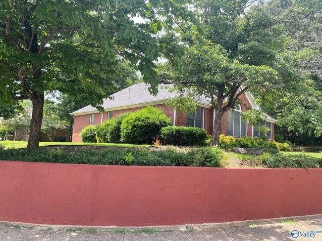 Photo - 203 Glenridge Ct SW