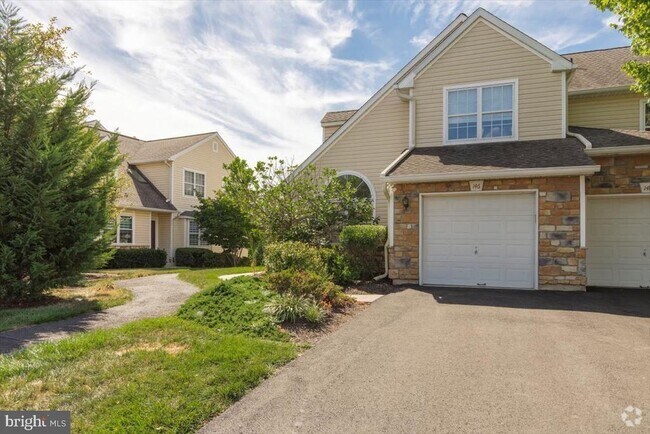 Building Photo - 146 Canterbury Ln Rental