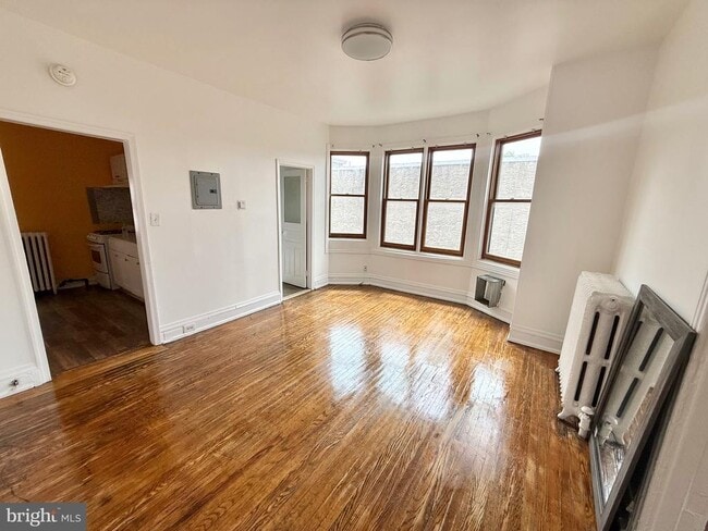 Photo - 911 N 42nd St