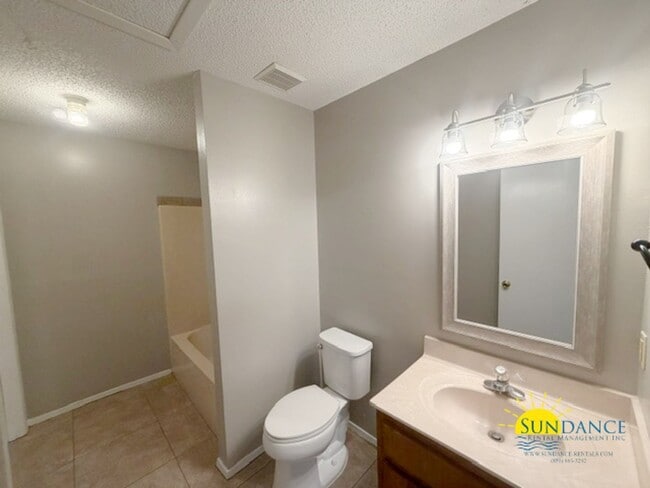 Photo - 400 Harding Rd