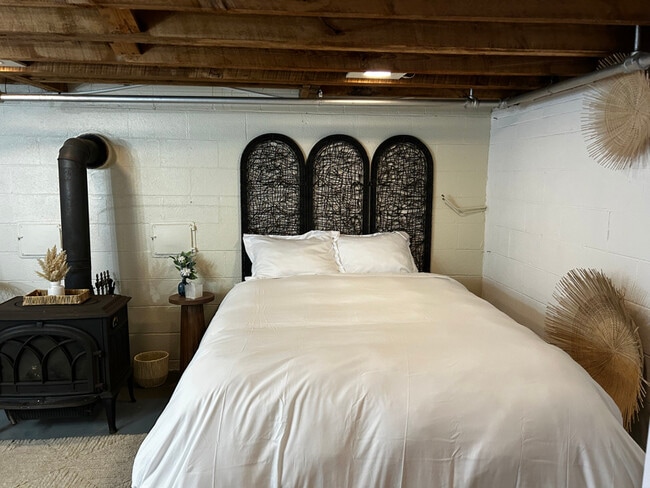 Photo - 10166 Glebe Rd