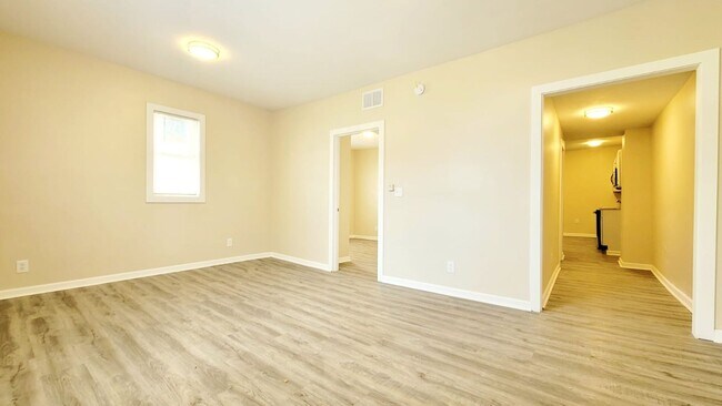 Photo - 315/319 w 3rd St Unit APT 6