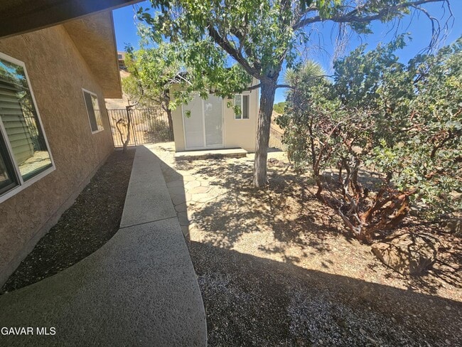 Photo - 615 Lakeview Dr
