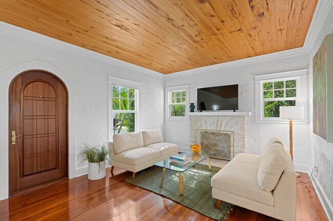 Photo - 727 Claremore Dr