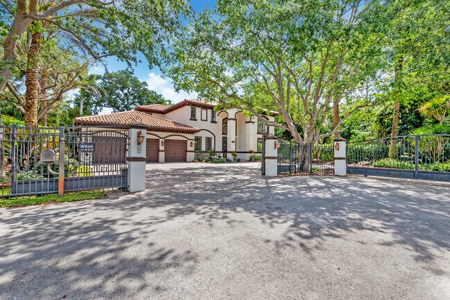 Photo - 5621 SW 68th Ct