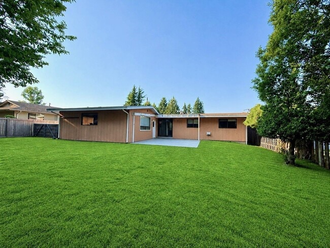 Photo - 218 108th St SE