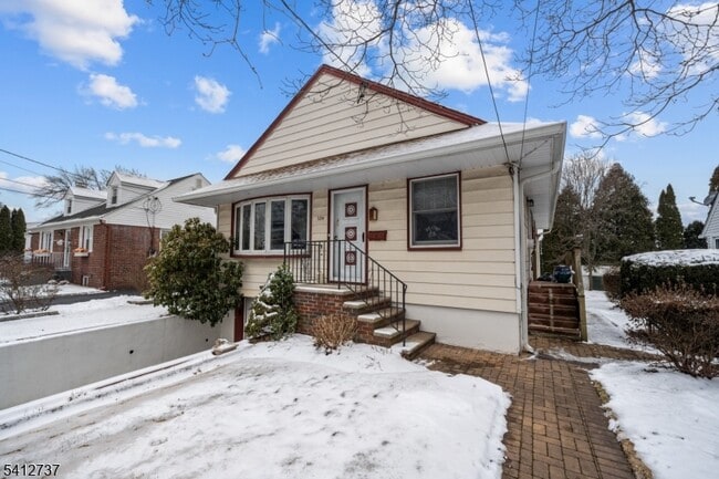 Photo - 784 Cherry St