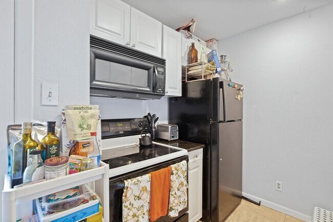 Photo - 715-22 1/2 W 22 1/2 St Unit 101