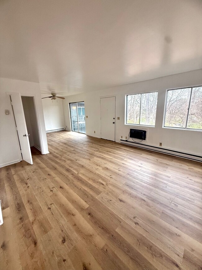 Photo - 550 Harding Pl