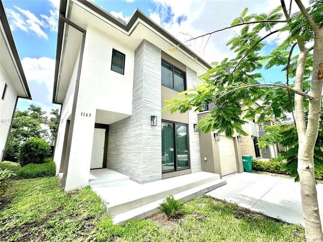 Photo - 1163 NW 2nd St