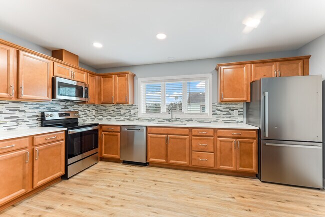 All newly renovated! - 234 S Walnut St Unit 234 Apartment 2