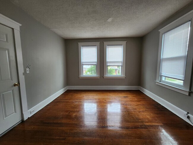 Photo - 64 Gorham Ave Unidad 2