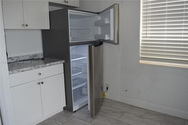 Photo - 5850 Sheridan St Unidad 2