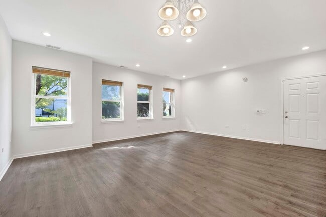 Photo - 948 W 15th Pl