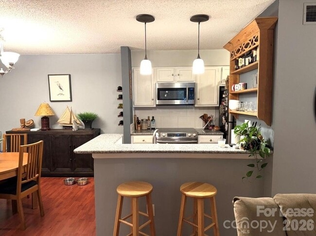 Photo - 417 W 8th St