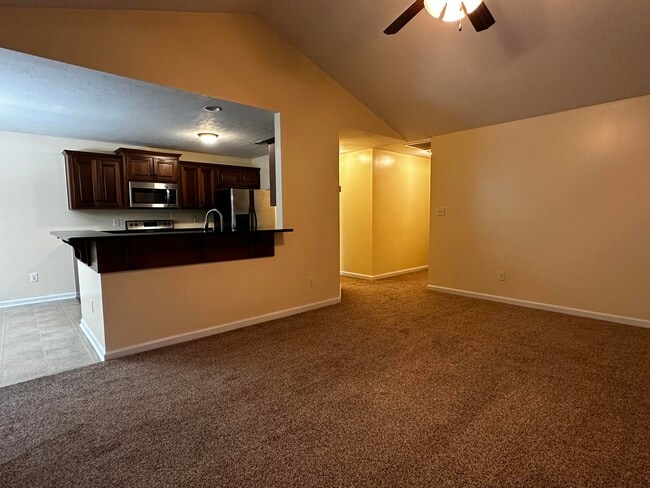 Photo - 206 High Meadows Cir