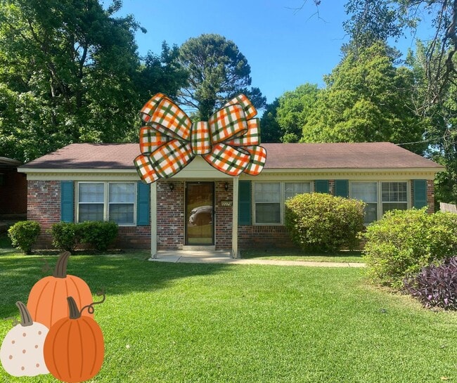 Building Photo - 3-Bedroom cutie ! APPLY today at All3Real...