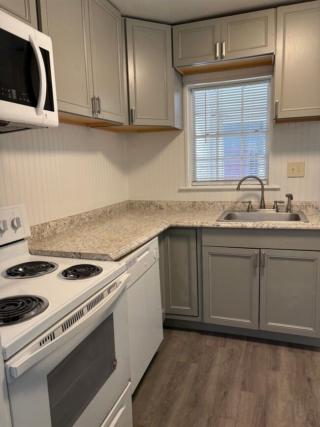 Photo - 1132 Cherry Laurel St