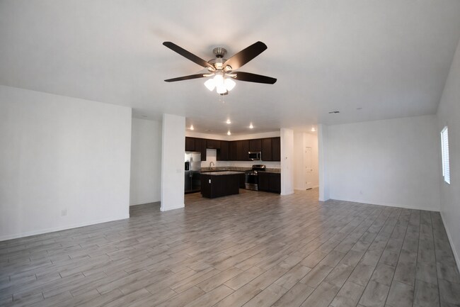 Photo - 165 W Seaside Dr