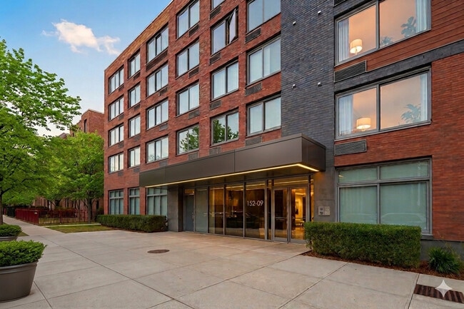 Building Photo - Parkhill City