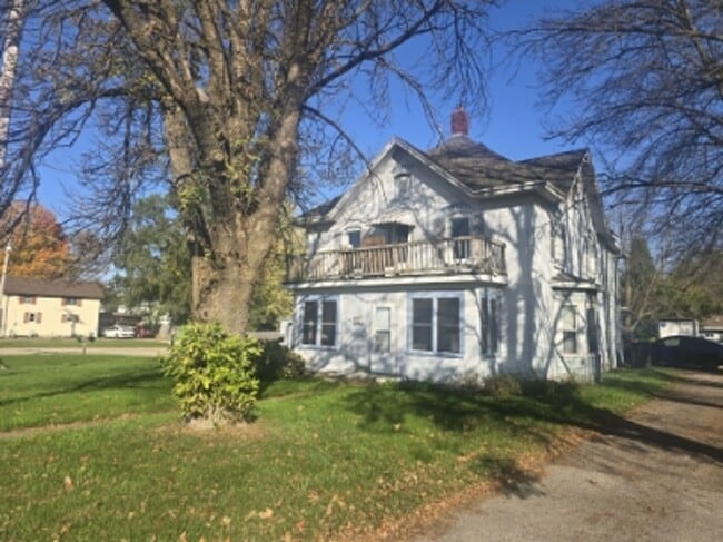 Photo - 406 N Bridge St Unit A- Upper