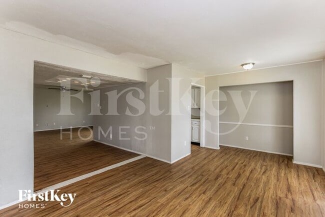 Photo - 3537 Rockcrest Dr