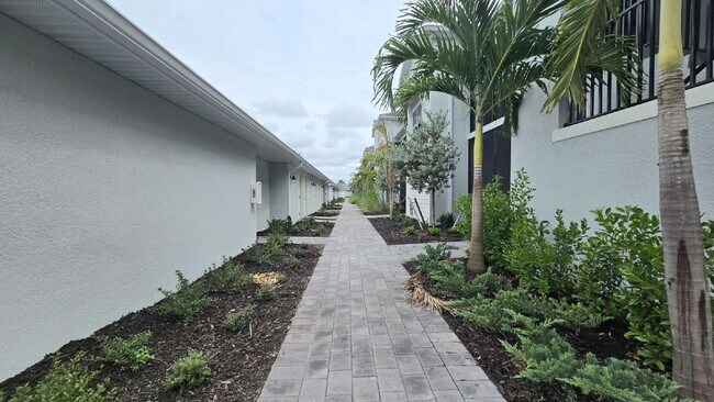 Photo - 15185 Bluffton Ln Unit 828