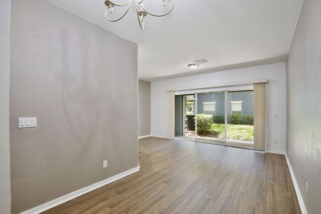 Photo - Beautiful 2/2.5 Cozy Townhome with a 1 Car Garage in the Gated Community of Victoria Pines - Orlando