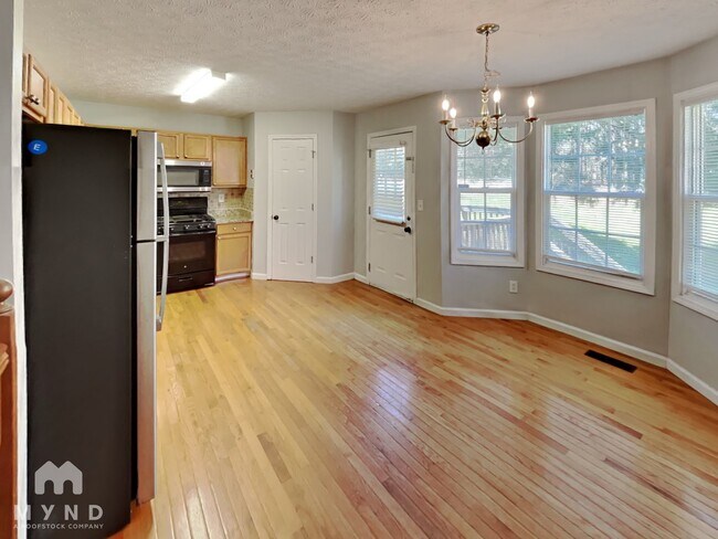 Photo - 307 Burton Dr