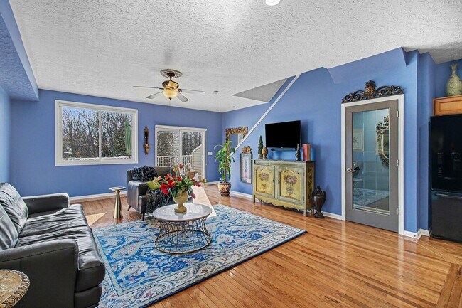 Photo - 3092 Palmer Pl