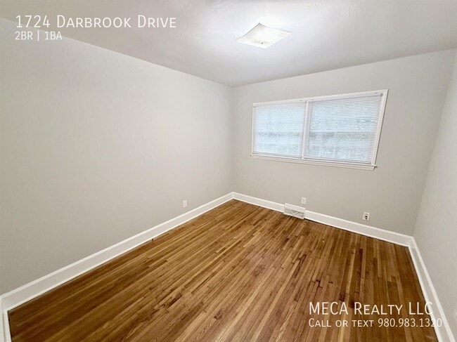 Photo - 1724 Darbrook Dr