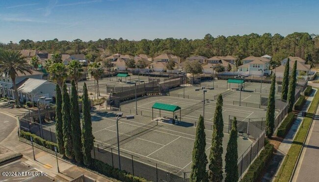 Photo - 634 Market St