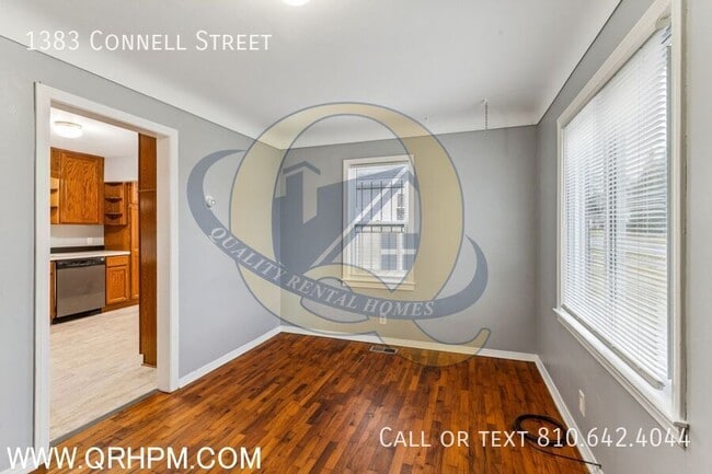 Photo - 1383 Connell St