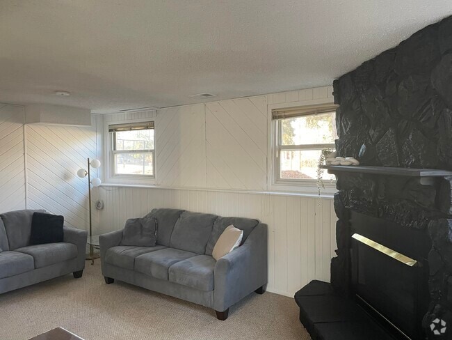 Building Photo - 4008 White Bear Ave N Unit White Bear Suite Rental