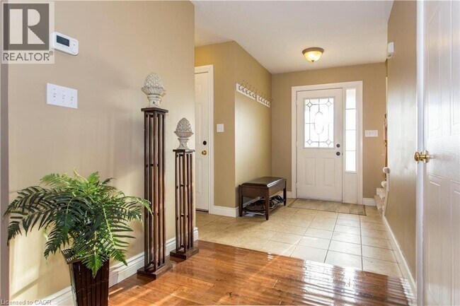 Photo - 676 Bonavista Dr