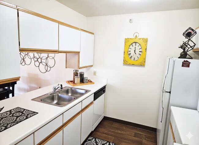 Photo - 100 Raleigh Ct Unit 210 Raleigh Court