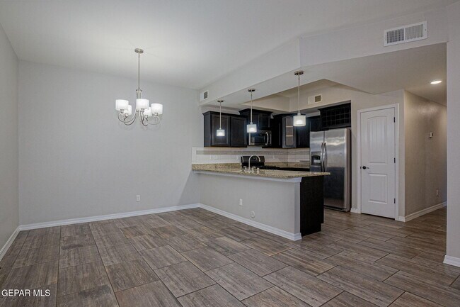 Photo - 807 HC Gilbert Minjares Dr