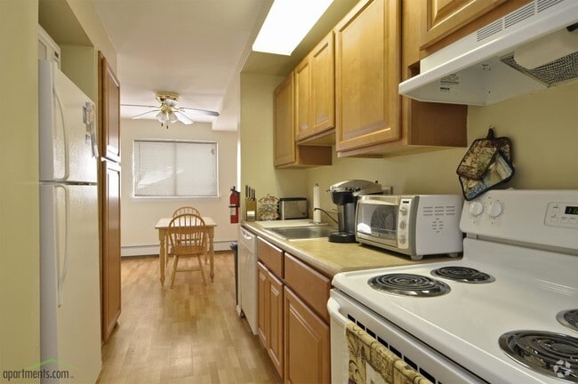 Kitchen - Croftwood Apartments