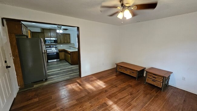 Photo - 1003 E Oakland St