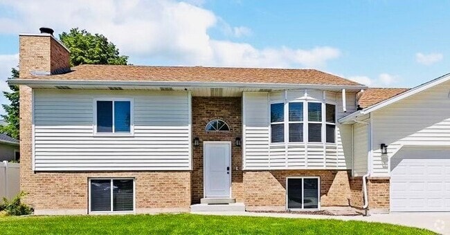 Building Photo - 754 W 2100 N Rental