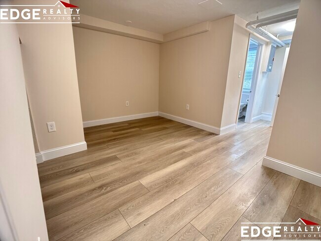 Photo - 10 E Boulevard Rd Unit B